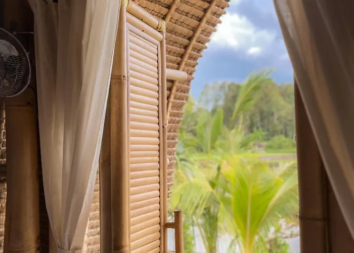 Kawig Bamboo House - Ricefield View, Eco Bamboo Ferienhaus
