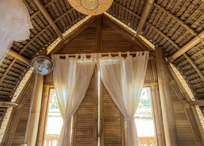 Ferienhaus Kawig Bamboo House - Ricefield View, Eco Bamboo Tampaksiring