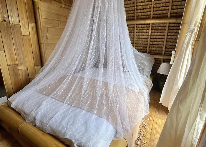 Kawig Bamboo House - Ricefield View, Eco Bamboo Ferienhaus *