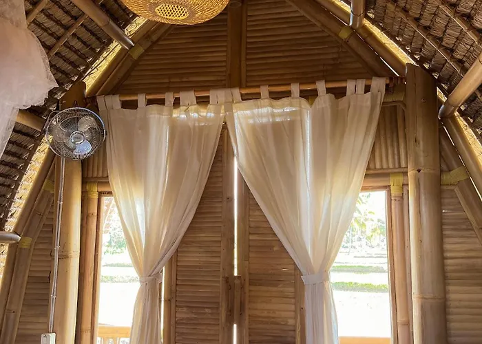 Ferienhaus Kawig Bamboo House - Ricefield View, Eco Bamboo Tampaksiring