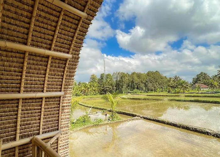 Kawig Bamboo House - Ricefield View, Eco Bamboo Ferienhaus