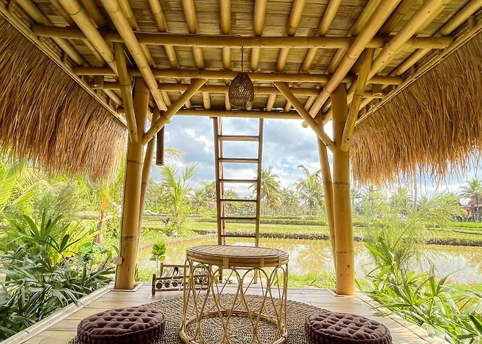 Kawig Bamboo House - Ricefield View, Eco Bamboo