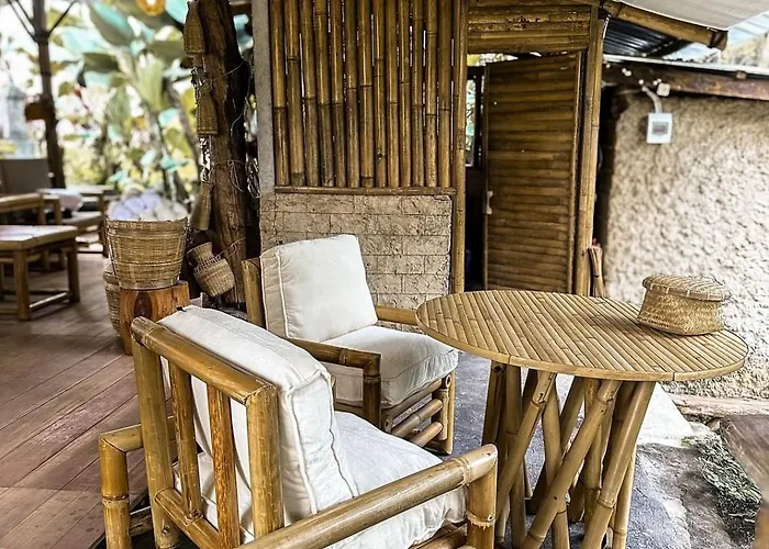 Kawig Bamboo House - Ricefield View, Eco Bamboo Ferienhaus